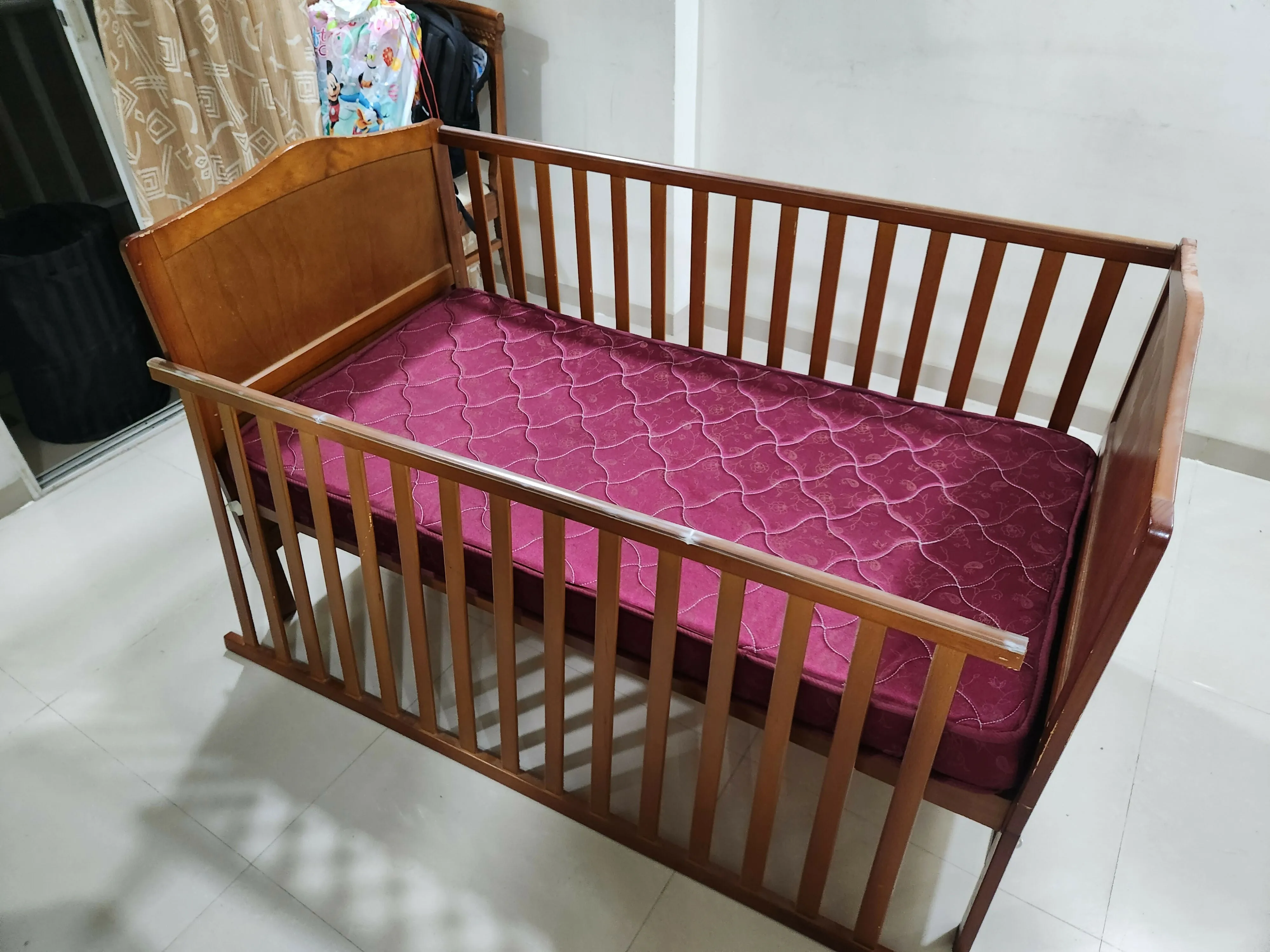 BABYHUG Merlino 2 in 1 Wooden Baby Cot, Dimensions: 148*83*14 cm