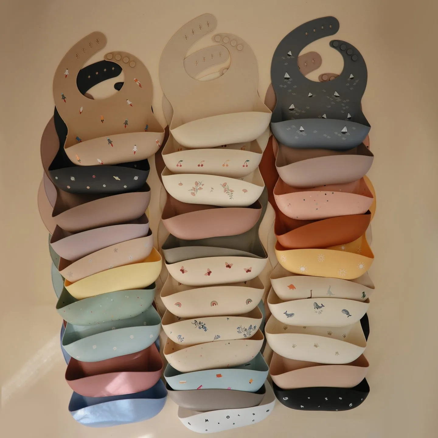 Mushie Silicone Baby Bib (Whales)