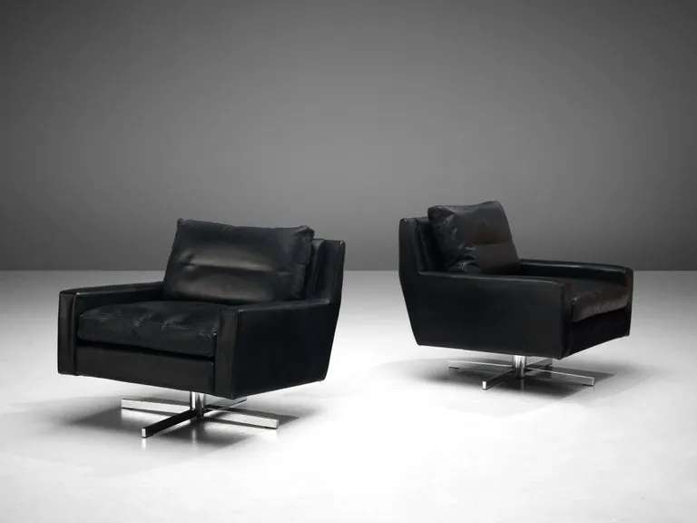 Pair of Swivel Lounge Chairs in Black Leather and Metal