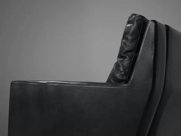 Pair of Swivel Lounge Chairs in Black Leather and Metal