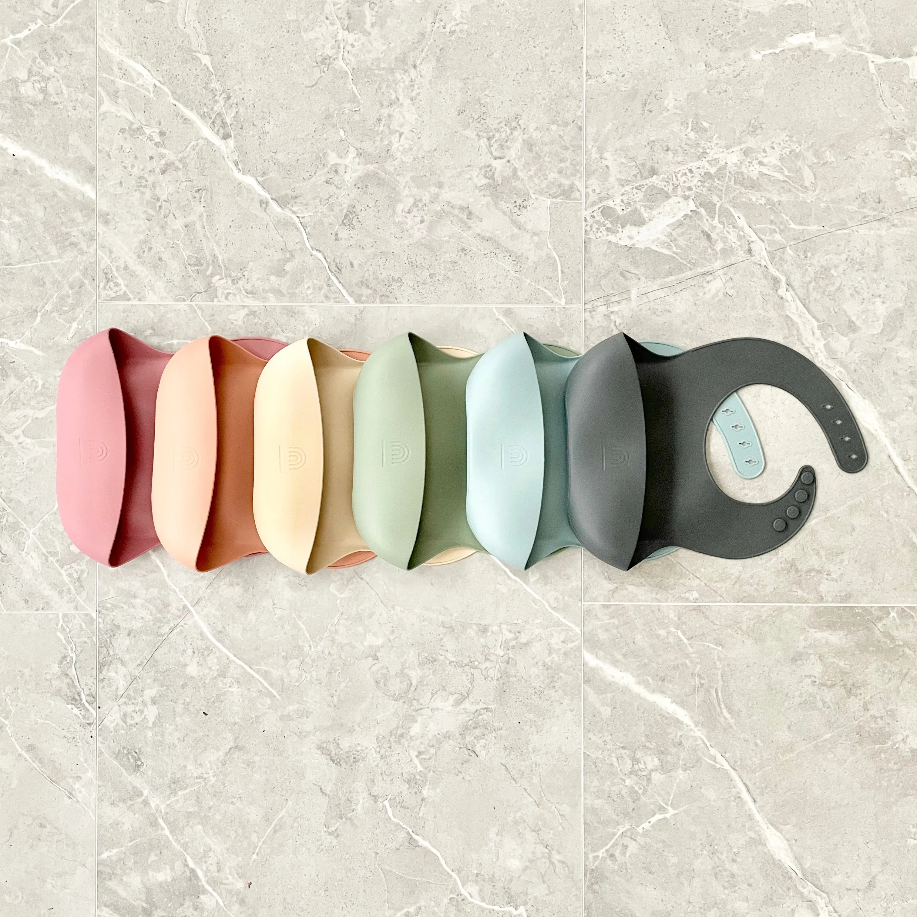 sage green · classic easy-to-clean silicone bucket bib