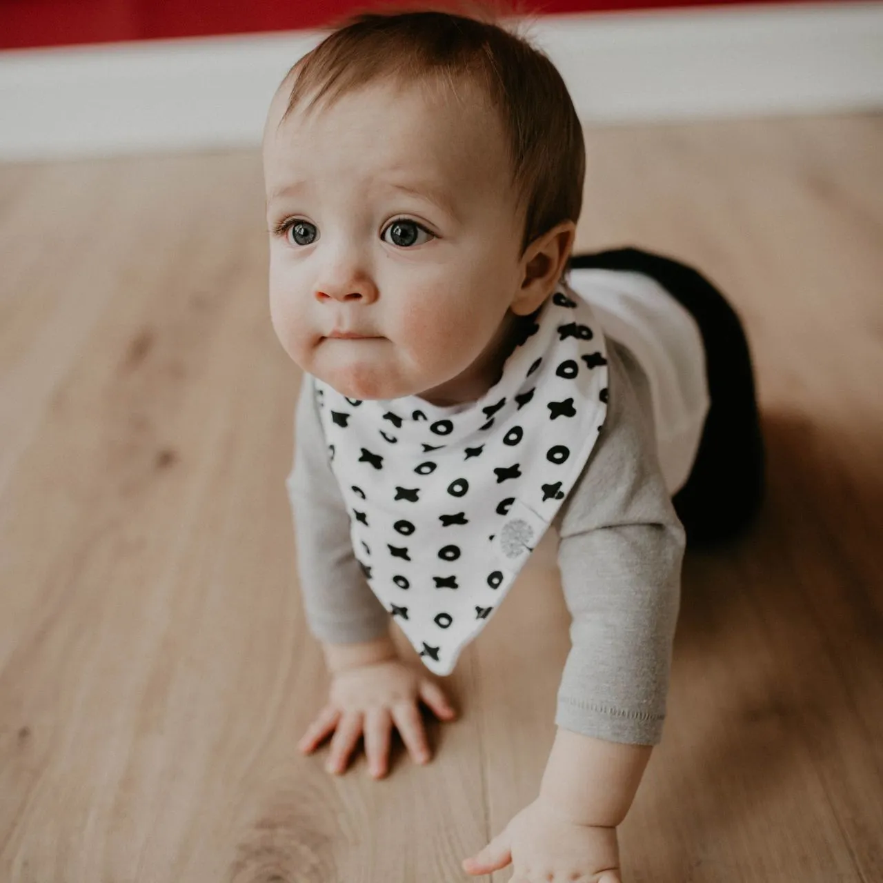 XO Bandana Bib Set